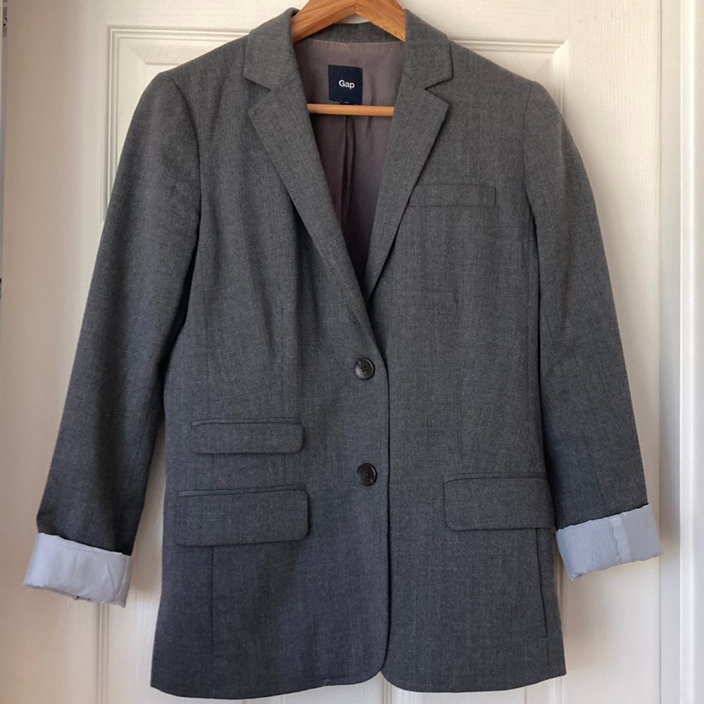 Women’s size 6 Gap business suit jacket in charcoal grey